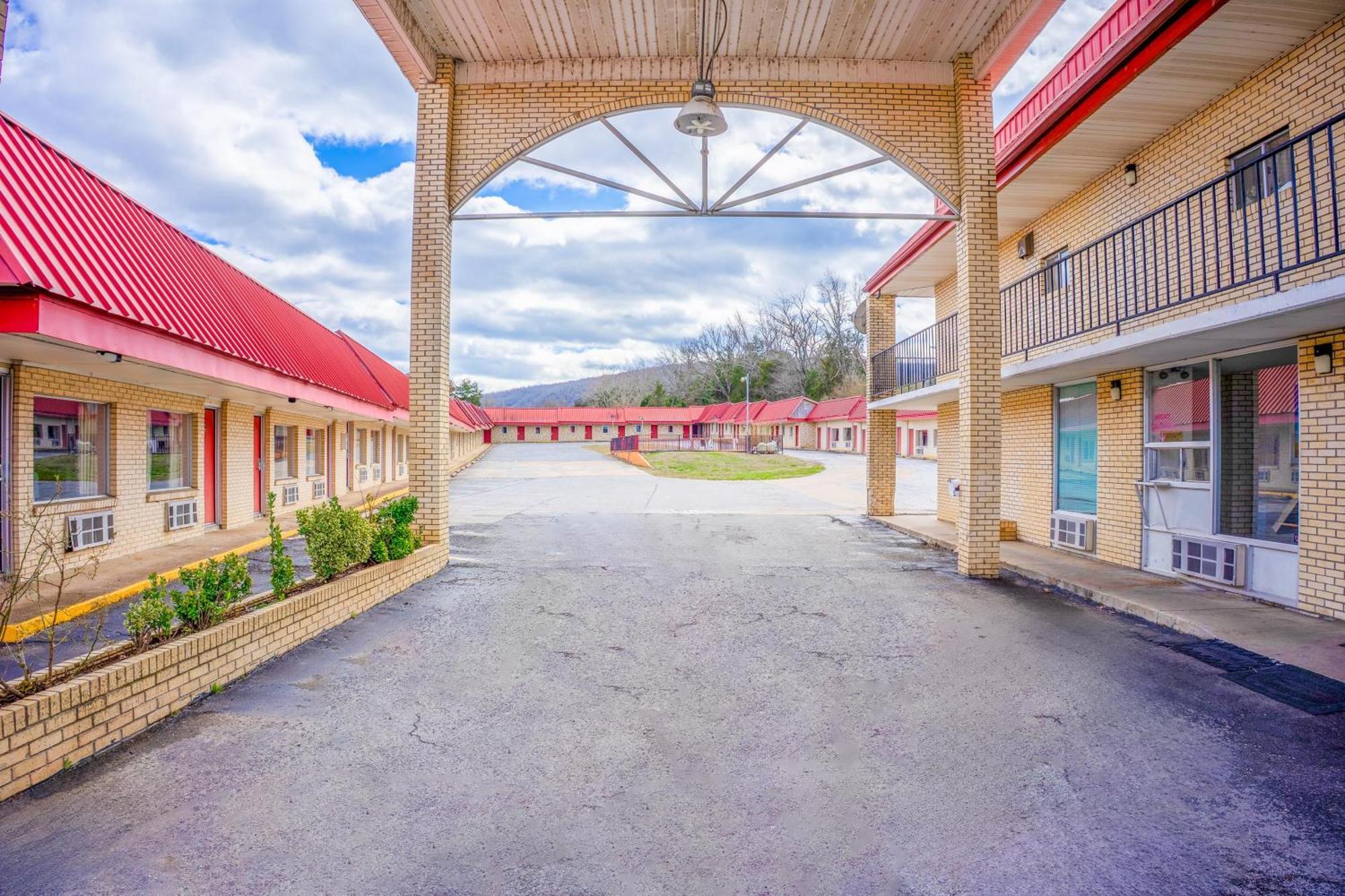 Ozark Junction Mountain View By Oyo Motel Екстериор снимка
