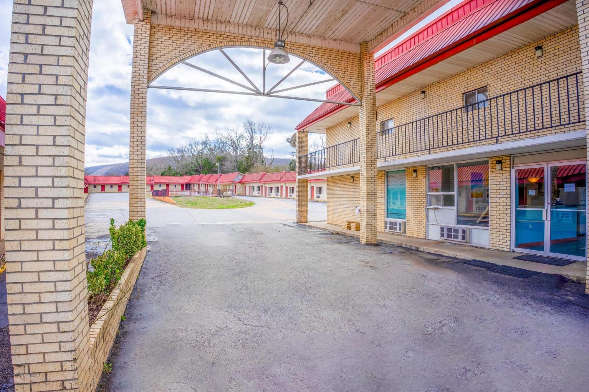 Ozark Junction Mountain View By Oyo Motel Екстериор снимка