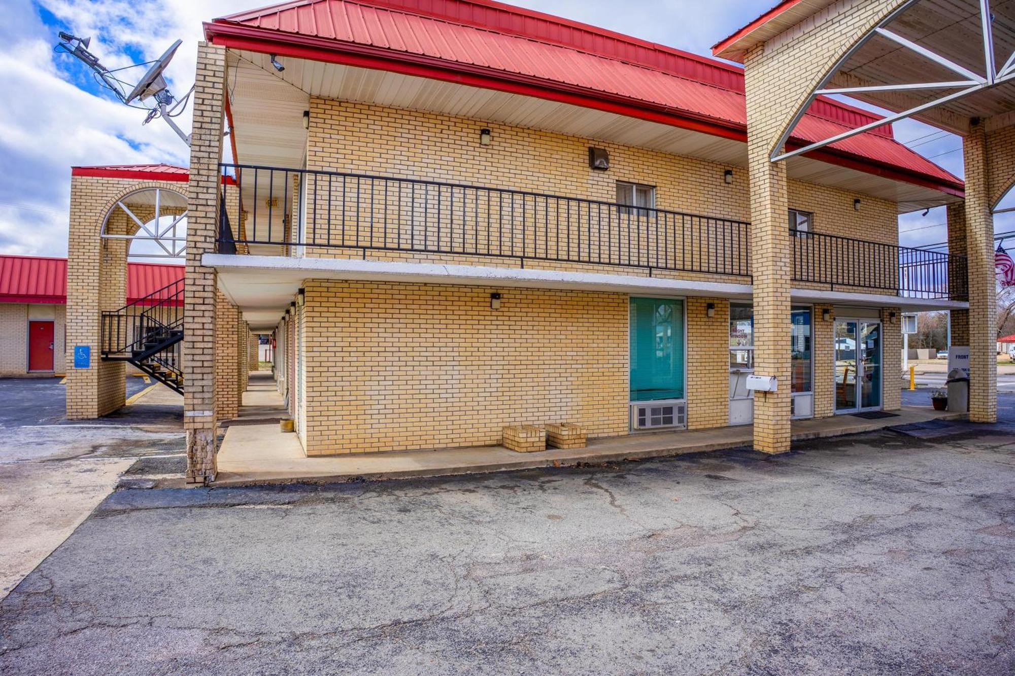 Ozark Junction Mountain View By Oyo Motel Екстериор снимка